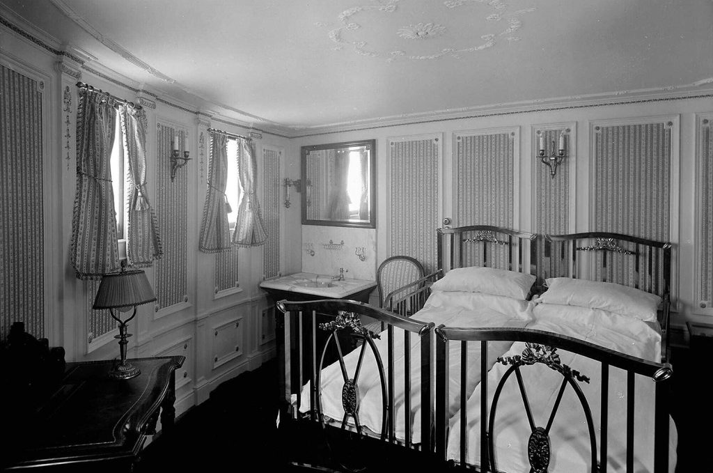First Class cabin deluxe from 1914
