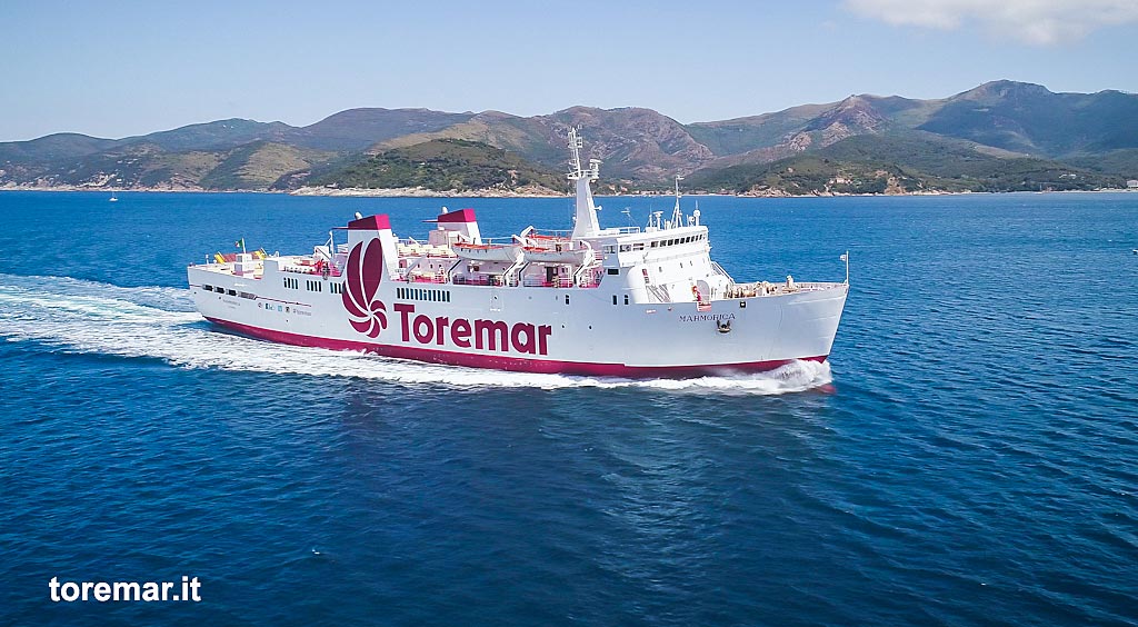 Toremar ferries serve the island crossings